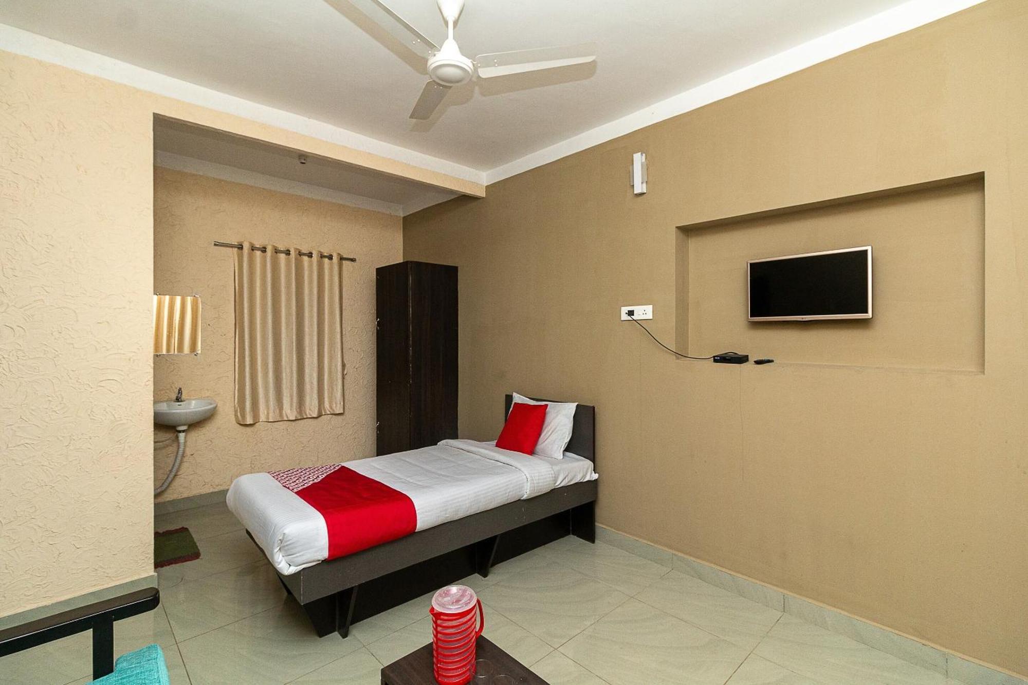 Oyo Green Hills Villa Kuttālam 外观 照片